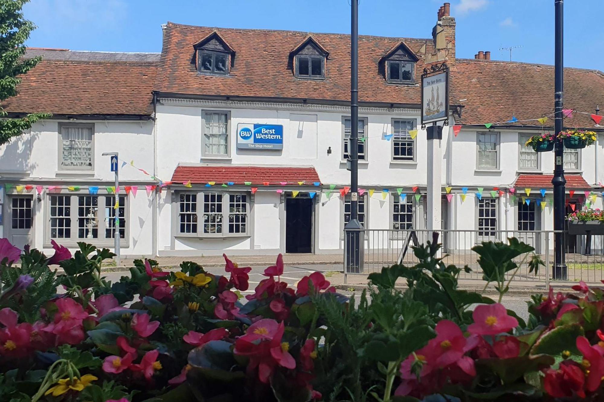 Best Western Ship Hotel Weybridge Exteriér fotografie